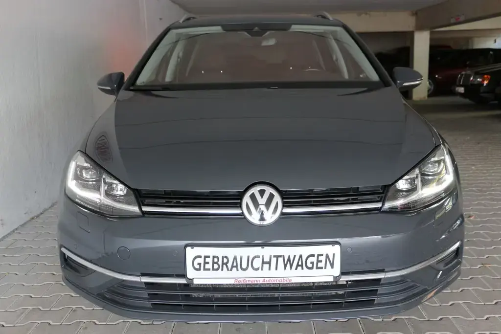 Main__Slider__Photo:Volkswagen Golf VII Variant Sound 4Motion, Navi, LED, Cam. 09/2017-1