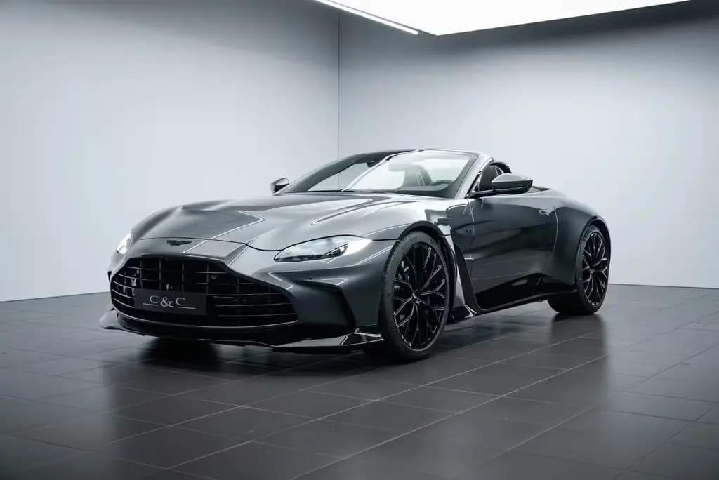 Main__Slider__Photo:Aston Martin V12 Vantage Roadster TOP GEPFLEGT/CARBON SEAT 02/2023-0