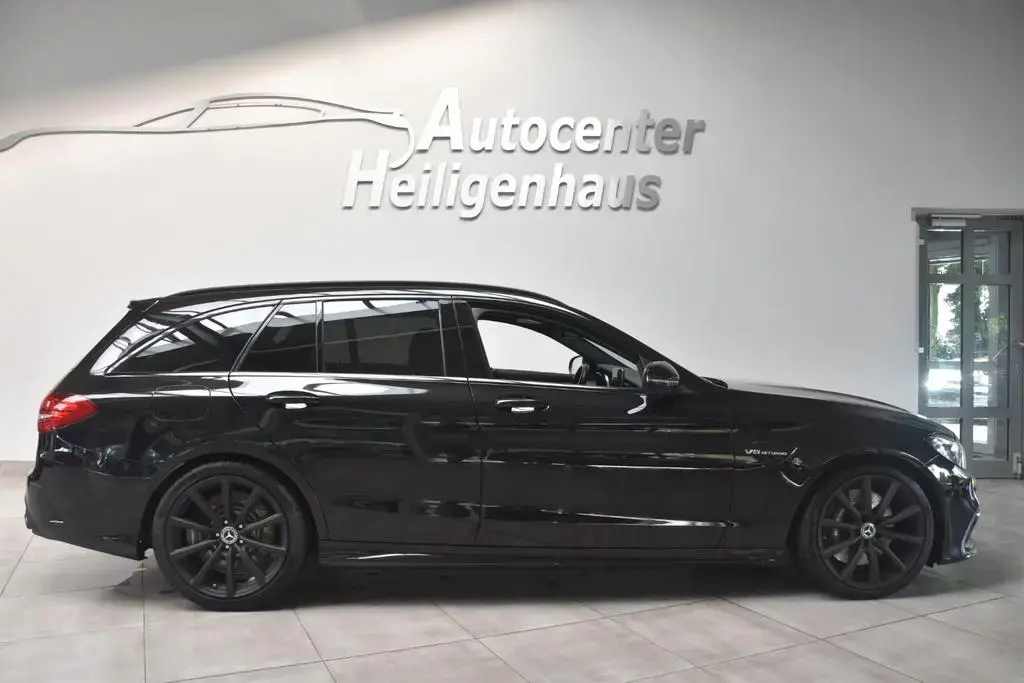 Main__Slider__Photo:Mercedes-Benz C-Class 63 T-Modell AMG LED Pano Kamera Burmester 08/2016-1