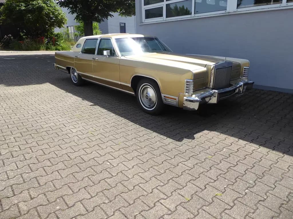 Main__Slider__Photo:Lincoln Town Car 07/1979-0