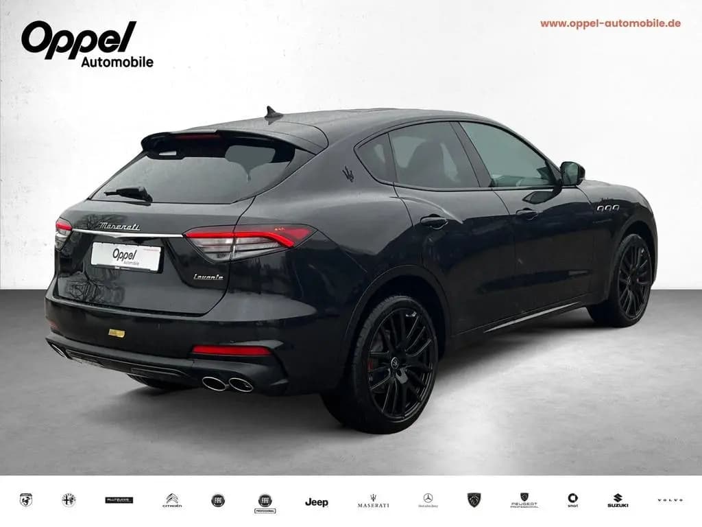 Main__Slider__Photo:Maserati Levante Modena Ultima MY24 PANORAMADACH+360°-KAM 01/2024-0