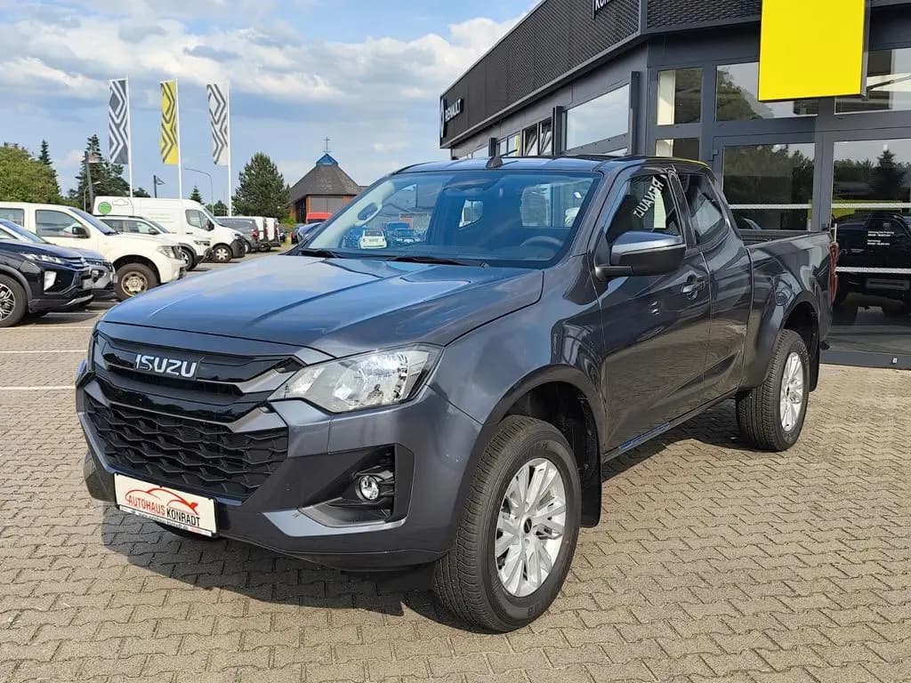 Main__Slider__Photo:Isuzu D-Max Space Cab 4WD LS Autom. AHK Allwetterreife null-0