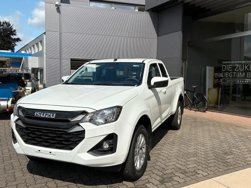Main__Slider__Photo:Isuzu D-Max Space Cab LS null-0