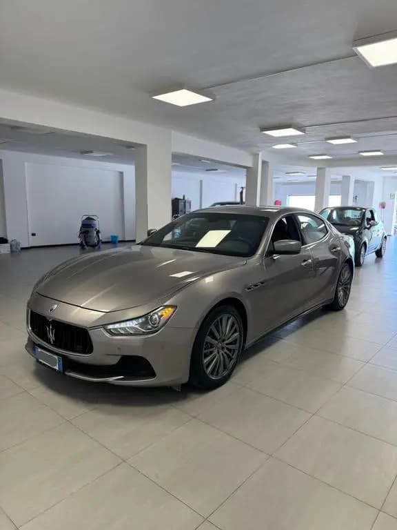 Main__Slider__Photo:Maserati Ghibli V6 Diesel 275 CV 08/2016-0