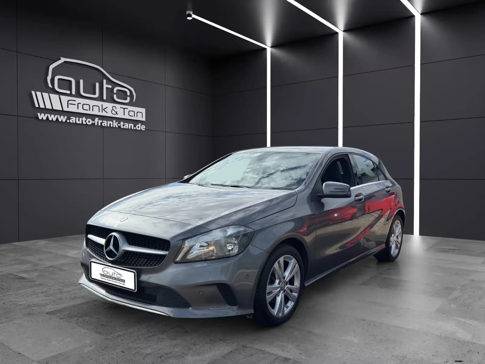 Main__Slider__Photo:Mercedes-Benz A-Class 200 07/2016-0