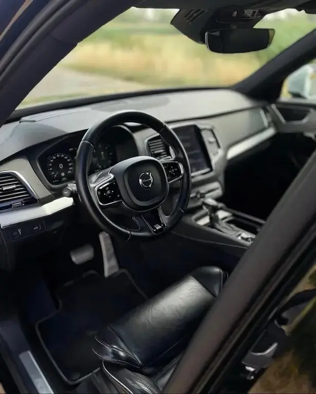 Main__Slider__Photo:Volvo XC90 D5 AWD R-Design | 232 PS | Leder | St 10/2015-1