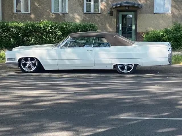 Main__Slider__Photo:Cadillac Deville Convertible Airride 06/1966-0