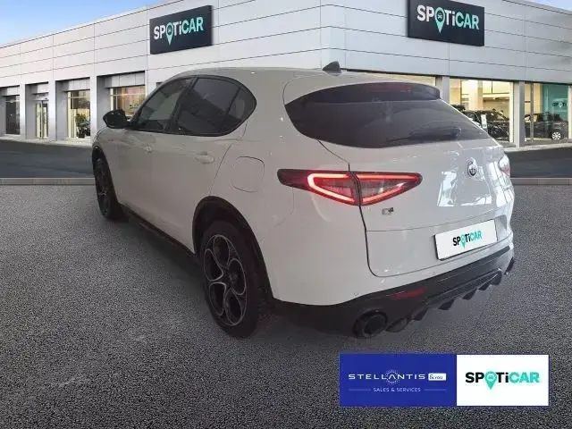 Main__Slider__Photo:Alfa Romeo Stelvio 2.0 Veloce Q Navi Kamera LED 05/2024-1