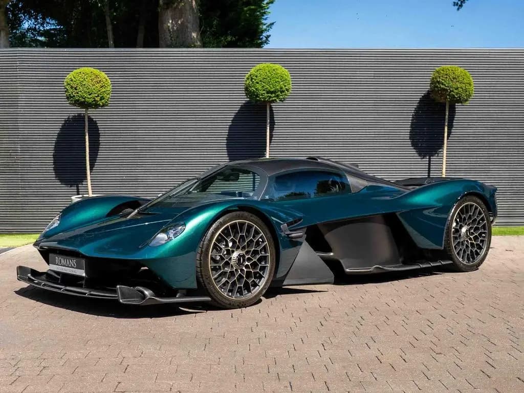 Main__Slider__Photo:Aston Martin Valkyrie 05/2023-0