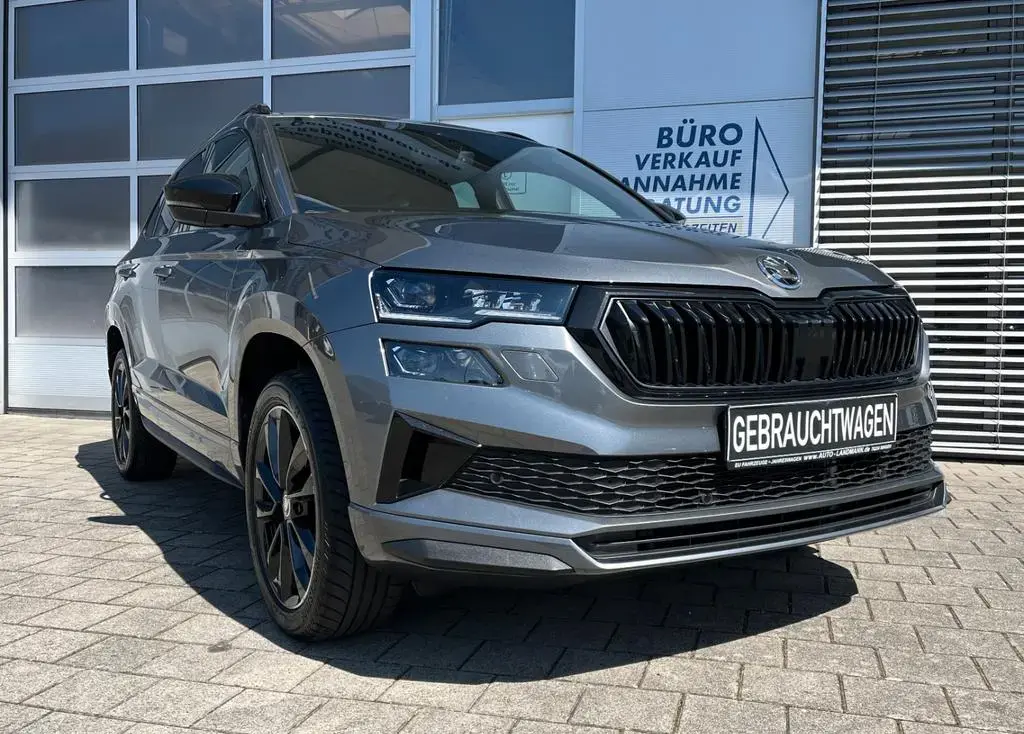 Main__Slider__Photo:Skoda Karoq 1.5 TSI DSG Sportline KESSY AHK KAM MATRIX 06/2023-1