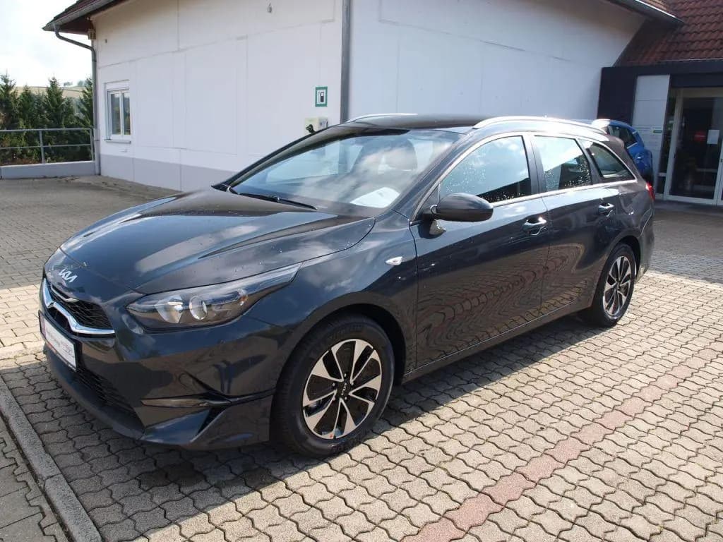 Main__Slider__Photo:Kia Ceed SW 1.5 T OPF NAVI MJ25 KAMERA SZHZG 08/2025-0