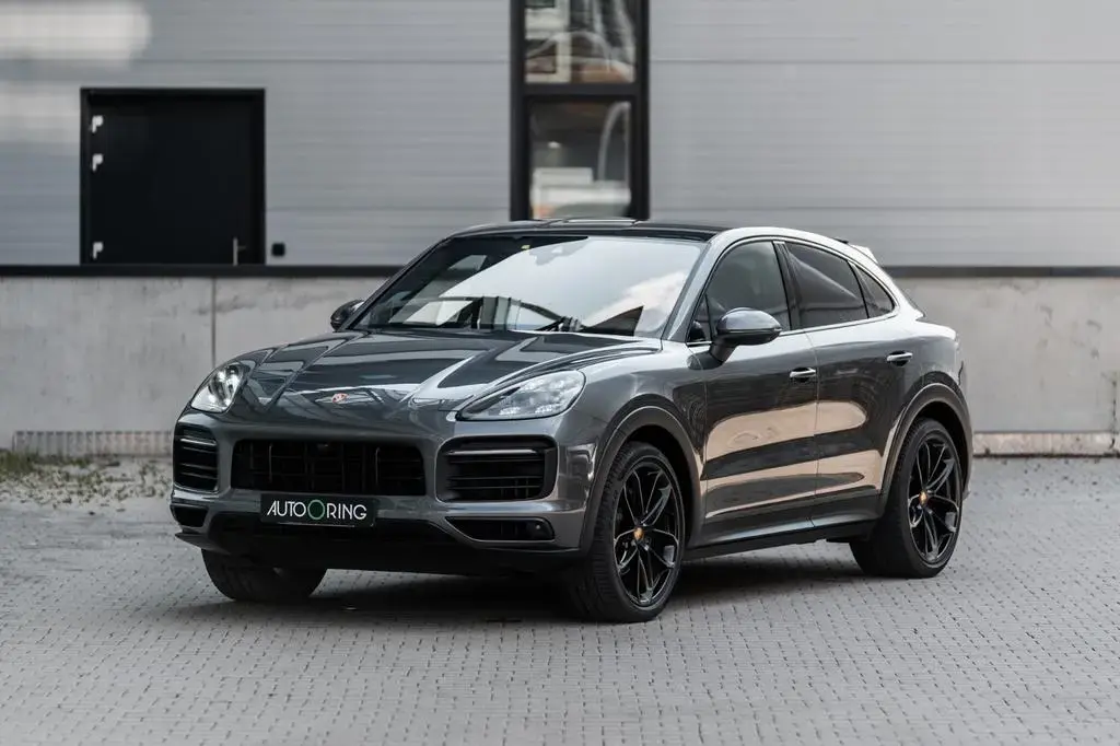 Main__Slider__Photo:Porsche Cayenne Coupe-Leichtbau Sportpaket-22"-Matrix 10/2020-1