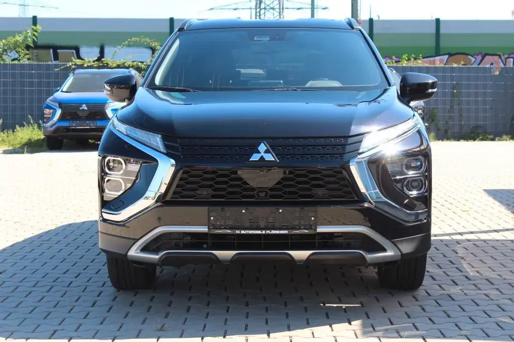 Main__Slider__Photo:Mitsubishi Eclipse Cross 2.4 Plus Hybrid 4WD 04/2022-1