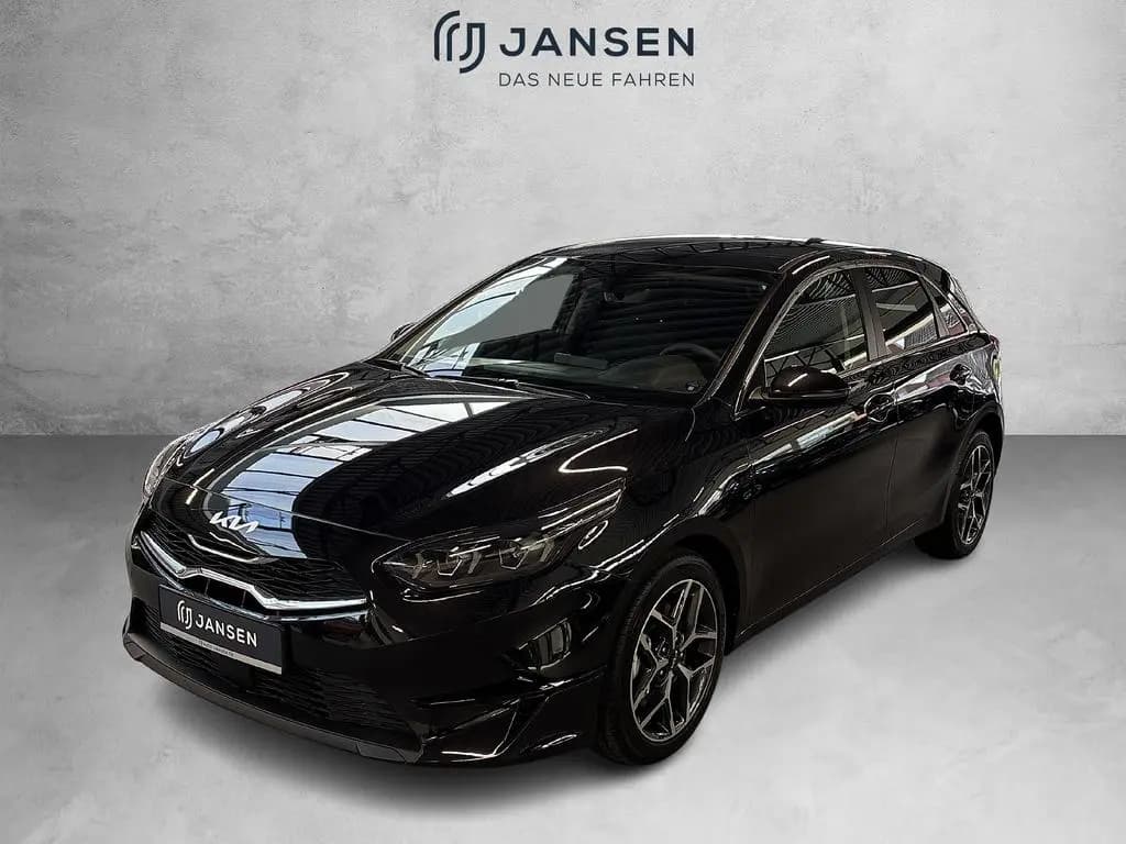 Main__Slider__Photo:Kia Ceed Ultimate Edition 1.5T 48V DCT *7 Jahre Kia 01/2026-0