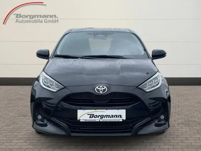 Main__Slider__Photo:Toyota Yaris Team Deutschland Hybrid 1.5 LED - Rückfahr 06/2024-1