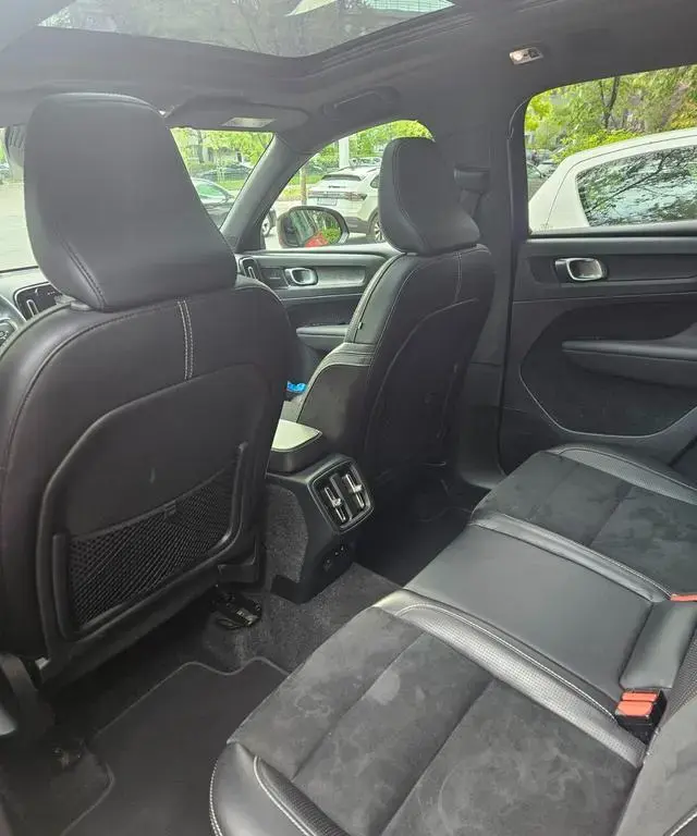 Main__Slider__Photo:Volvo XC40 D4 AWD R Design Geartronic R Design-60800km 01/2019-1
