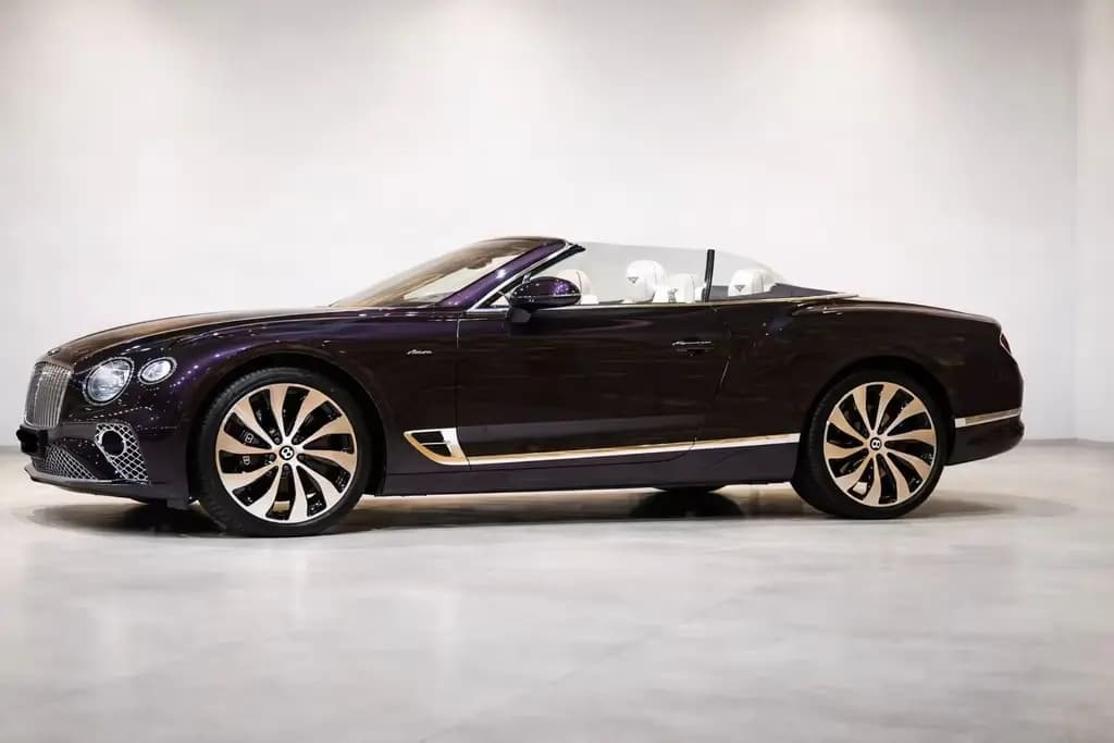 Main__Slider__Photo:Bentley Continental GTC AZURE V8 STOCK - MY 2024 01/2024-0