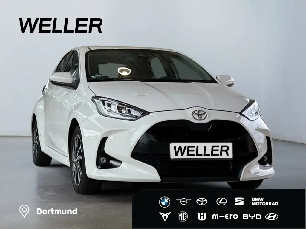 Main__Slider__Photo:Toyota Yaris Hybrid 1.5 Team Deutschland *LED*SHZ*Smart 08/2023-1