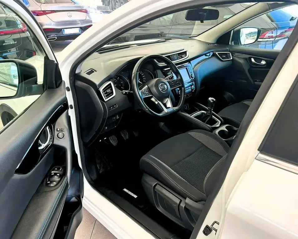 Main__Slider__Photo:Nissan Qashqai 1.7 dCi 150cv 4WD Acenta 08/2019-1