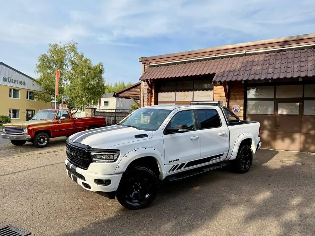 Main__Slider__Photo:Dodge RAM V8*OFFROAD*LIFT*BÜGEL+LED*4X4*NAVI*AHK*GARANTIE* 07/2023-0