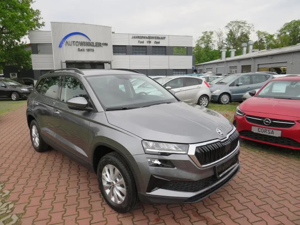Main__Slider__Photo:Skoda Karoq 1,5 TSI SELECT +LED+CAM+TEMP+AHK 01/2024-0