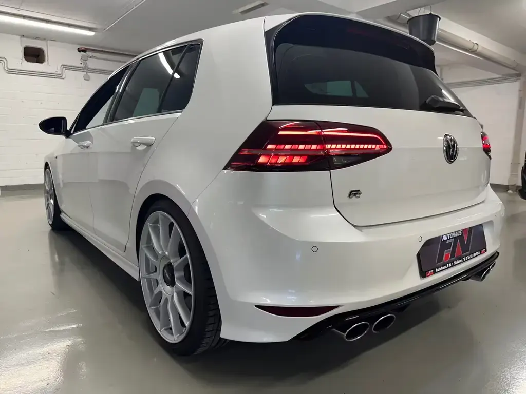 Main__Slider__Photo:Volkswagen Golf VII Lim. R 4M Leder/Carplay/Temp/K&W/ 08/2015-1