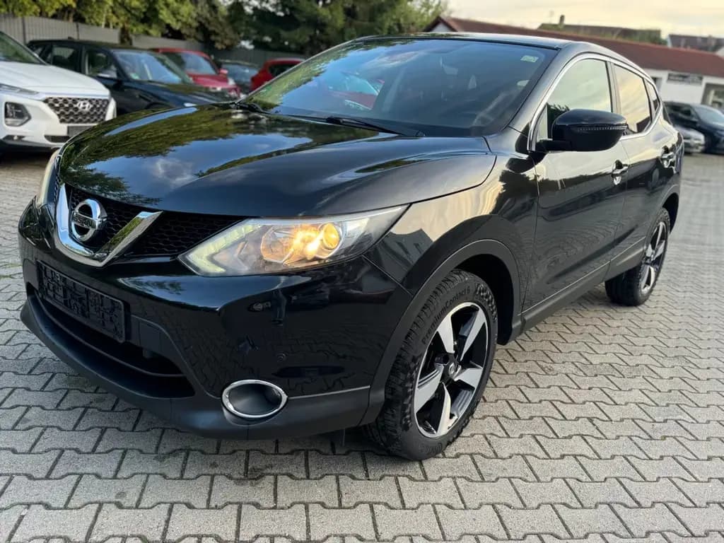 Main__Slider__Photo:Nissan Qashqai Acenta 1 Hand 04/2017-0