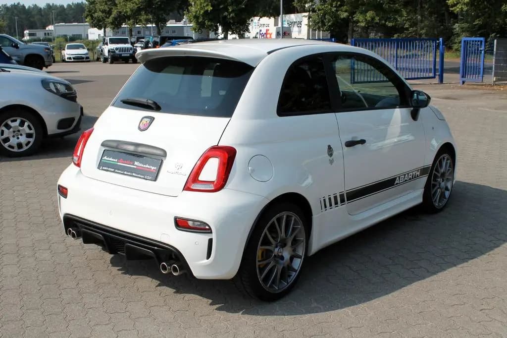 Main__Slider__Photo:Abarth 595 70th Anniversario, Xenon,Beats,Sabelt,8-fach 07/2020-0