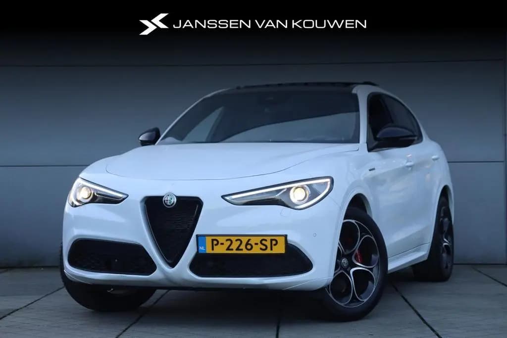 Main__Slider__Photo:Alfa Romeo Stelvio 2.0T 280pk AWD Veloce Pano Pack Drive As 05/2022-0