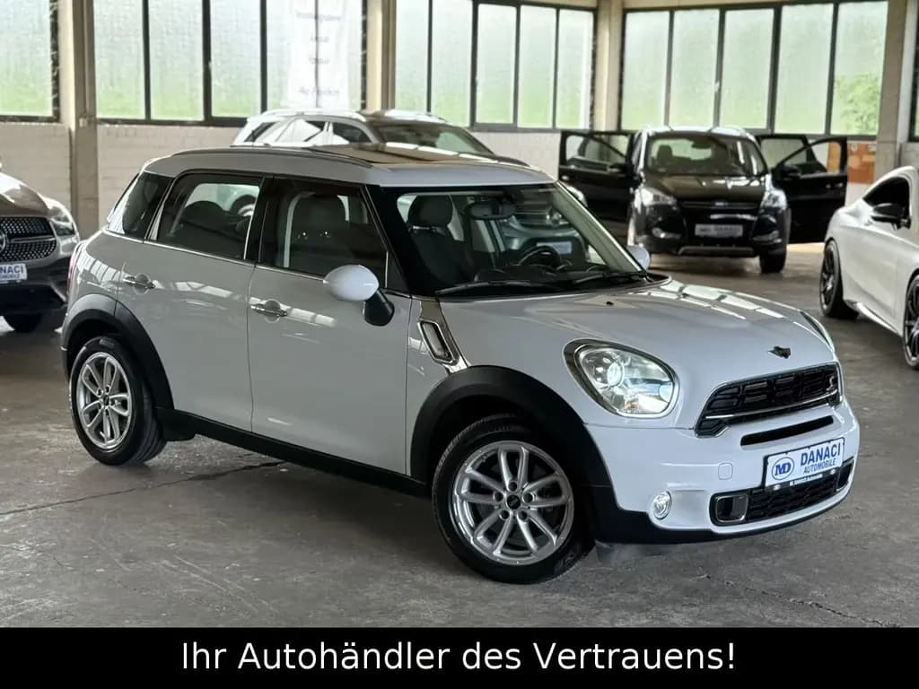 Main__Slider__Photo:MINI Cooper S Countryman Cooper S*Pano*Xenon*NAVI*PTS 02/2015-0