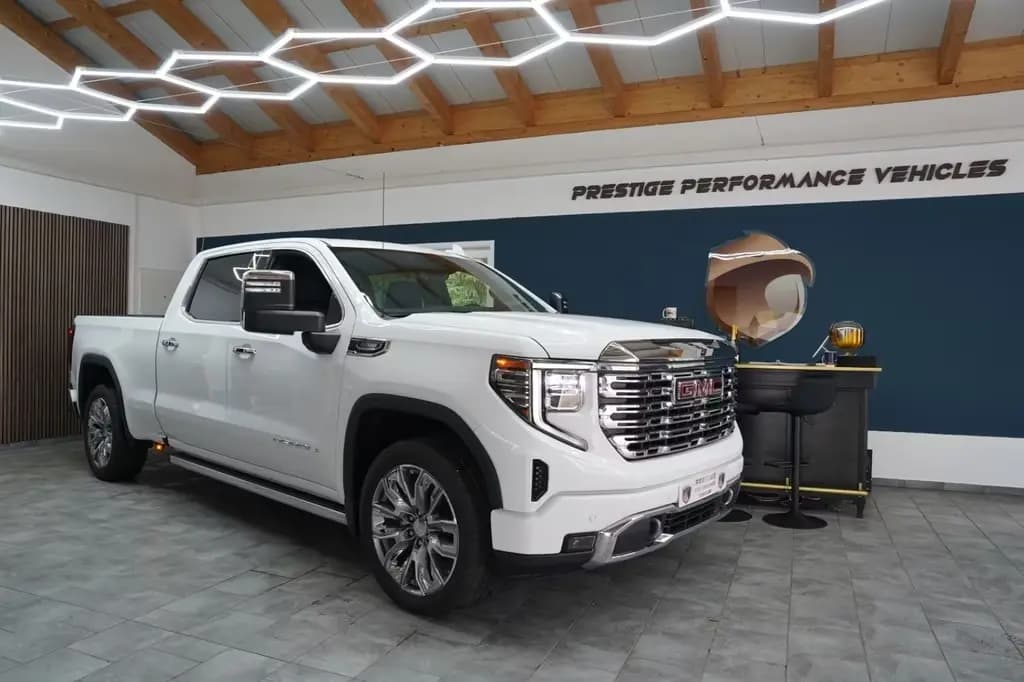 Main__Slider__Photo:GMC Sierra Denali 3.0D Duramax null-0