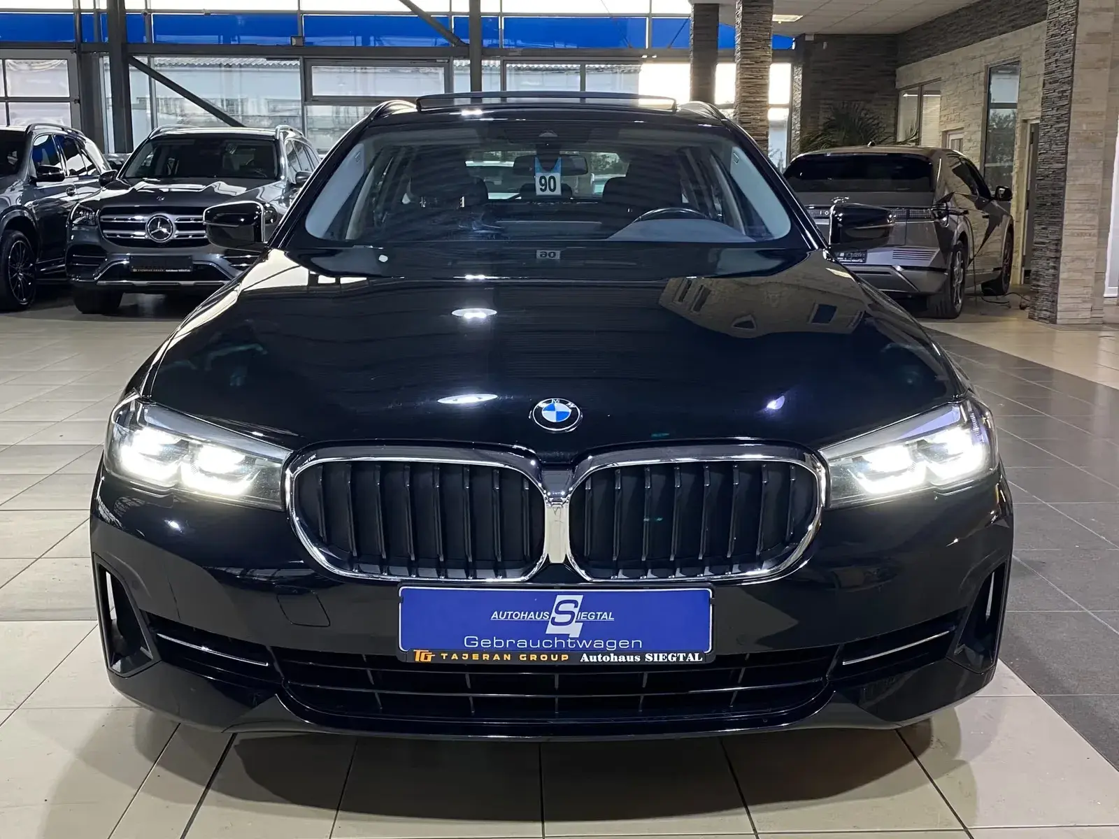 Main__Slider__Photo:BMW 5 Series 06/2021-1