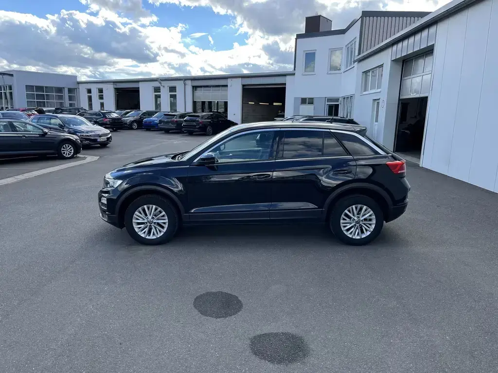 Main__Slider__Photo:Volkswagen T-Roc 1.6 TDI 97€ m.20% Anz. Navi Alu PDC SHZ 10/2020-1