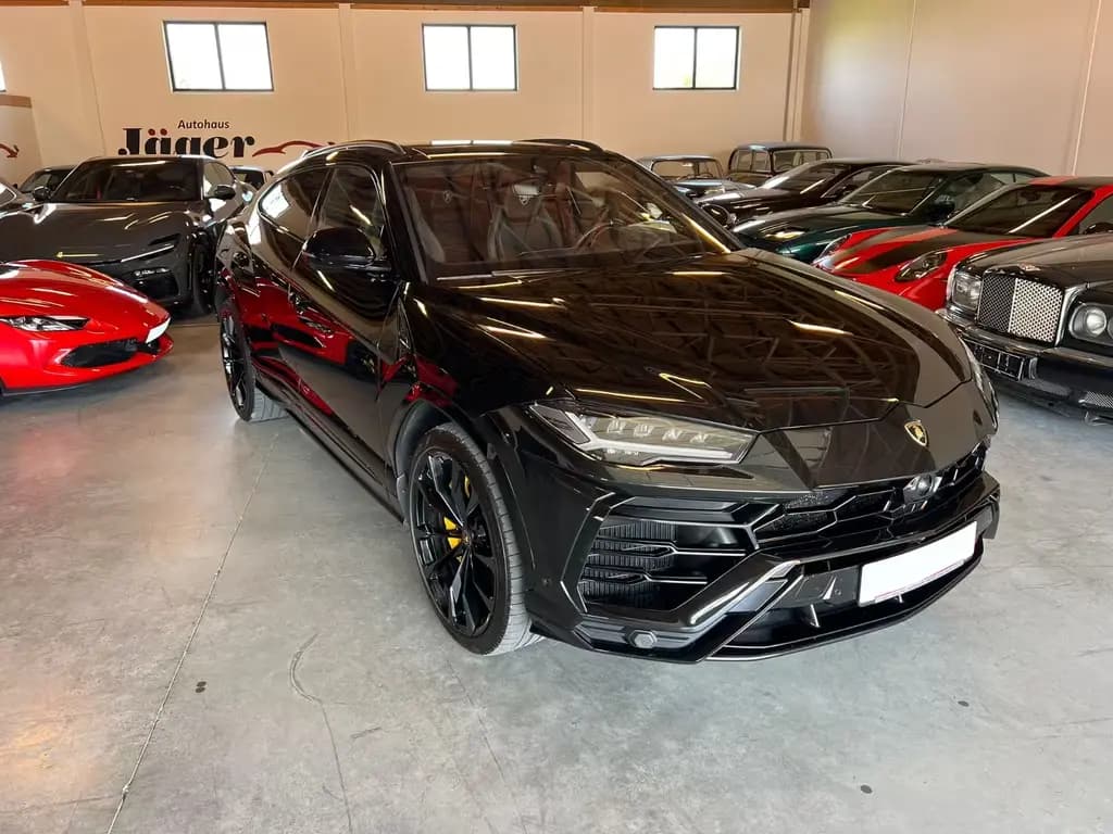 Main__Slider__Photo:Lamborghini Urus 4.0 V8 Autom.-23"-PANO-B&O-MWST.-GARANTIE- 06/2022-0