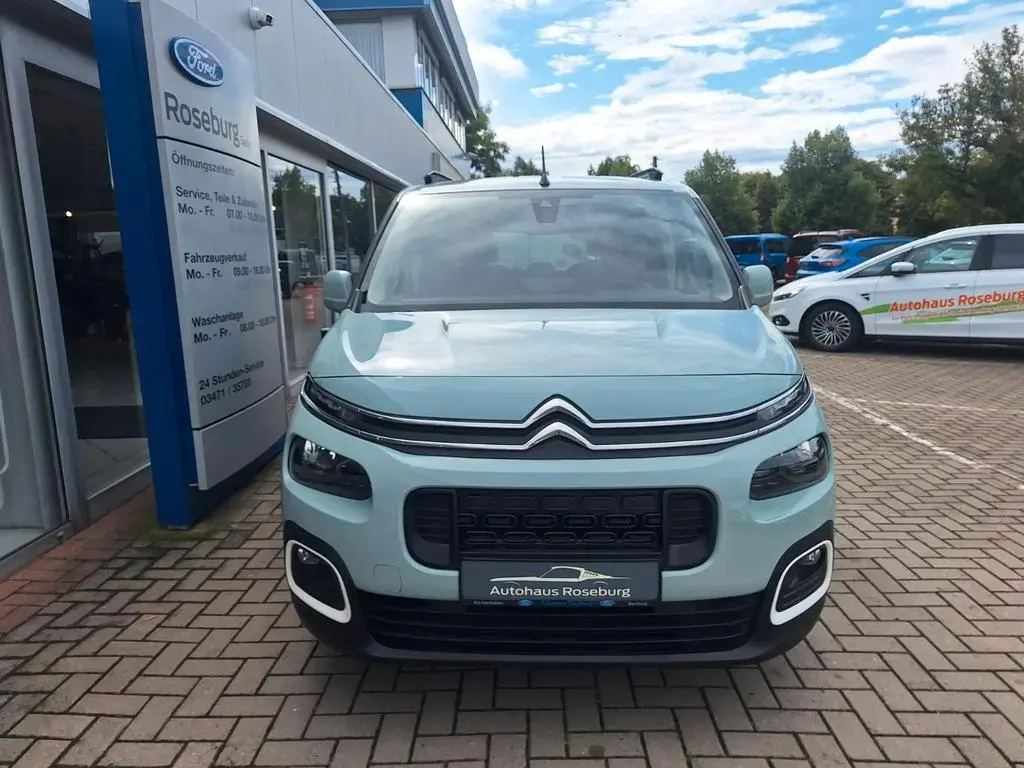 Main__Slider__Photo:Citroën Berlingo Feel M NAVI DAB PDC RFK SHZ LMF GJR 01/2019-1
