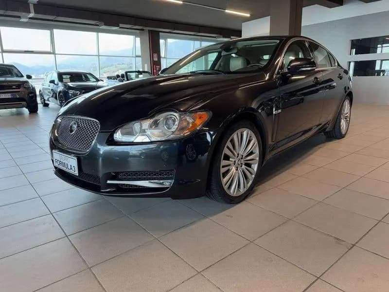Main__Slider__Photo:Jaguar XF XF 3.0 D V6 Luxury 05/2011-0