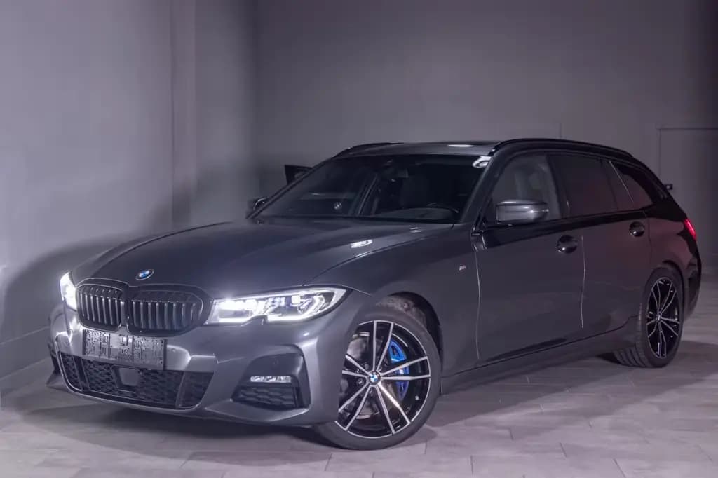 Main__Slider__Photo:BMW 320 d Touring xDrive M Sport HUD/Pano/Laser/ACC 02/2022-0