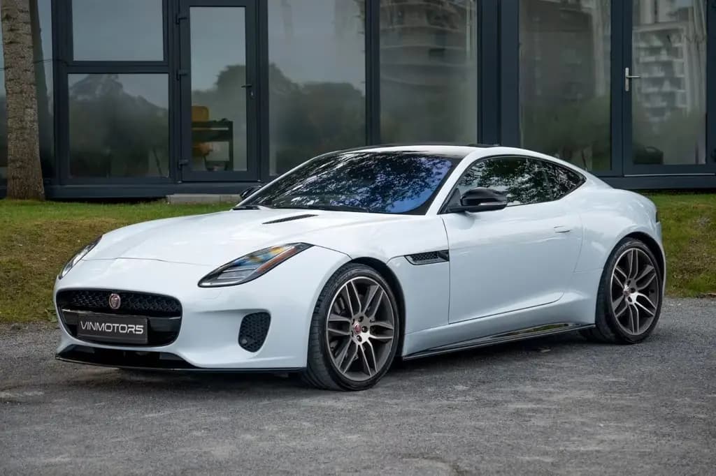 Main__Slider__Photo:Jaguar F-Type 3.0 V6/MERIDIAN/PANO/NAVI 03/2019-0