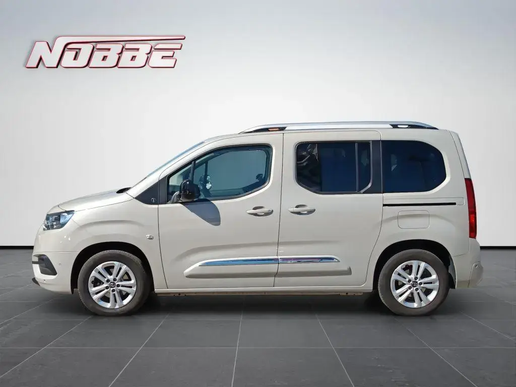 Main__Slider__Photo:Toyota Proace City Verso 1.2 Turbo L1 Team Deutschland 04/2022-1