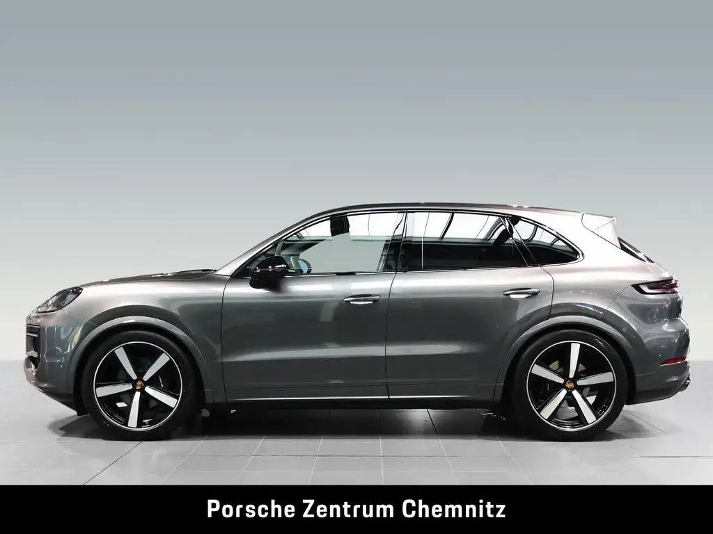 Main__Slider__Photo:Porsche Cayenne Black Edition!;InnoDrive;Standheiz.;Head 09/2025-1