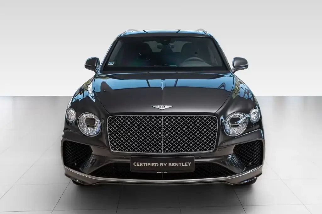 Main__Slider__Photo:Bentley Bentayga V8 - Mulliner Driving Spec. 06/2021-1
