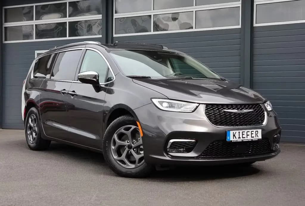 Main__Slider__Photo:Chrysler Pacifica 3.6 LIMITED/ACC/PANO/4xSHZ/LHZ/SBL/KAM 04/2023-0