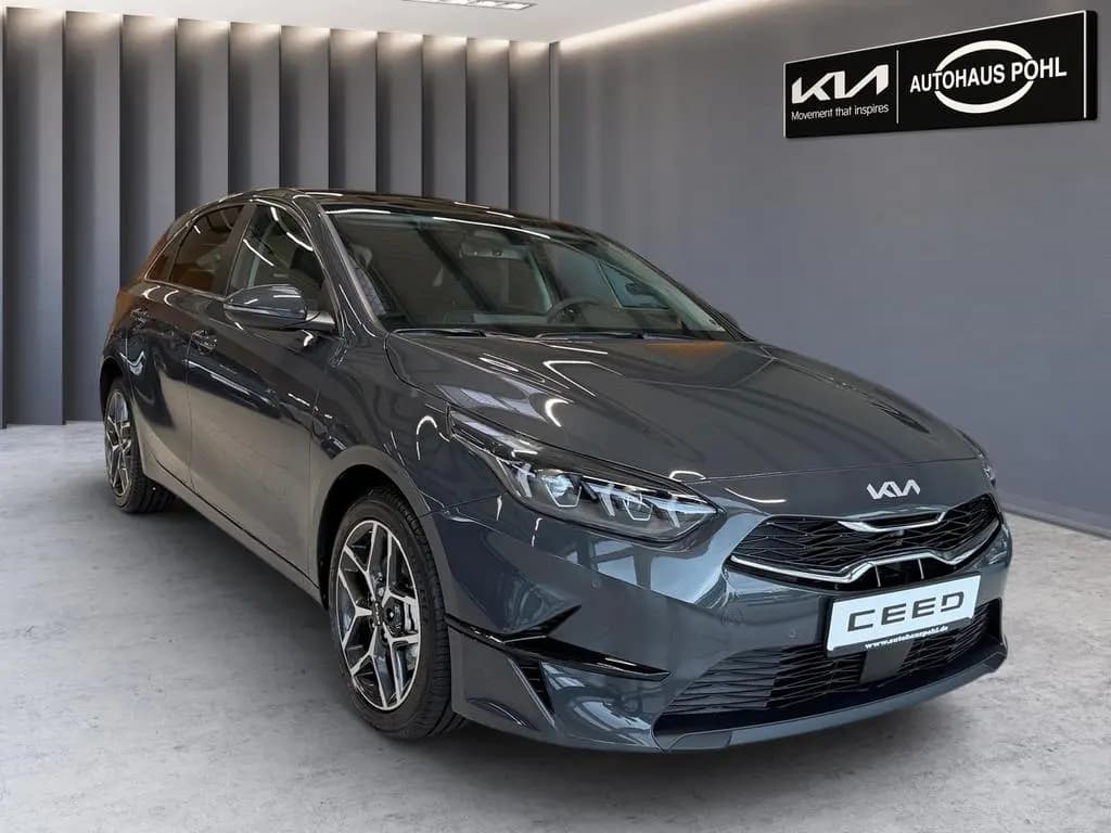 Main__Slider__Photo:Kia CEED_5 1.5T 140 DCT7 PLAT GD 03/2026-0