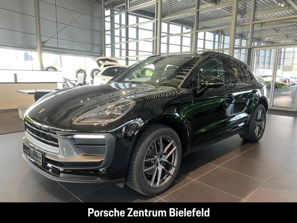 Main__Slider__Photo:Porsche Macan T Panoramadach Rückfahrkamera Sport Chrono 03/2024-0
