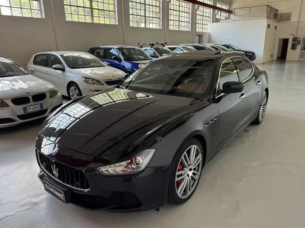 Main__Slider__Photo:Maserati Ghibli MASERATI - Ghibli - V6 Diesel 275 CV 03/2016-0