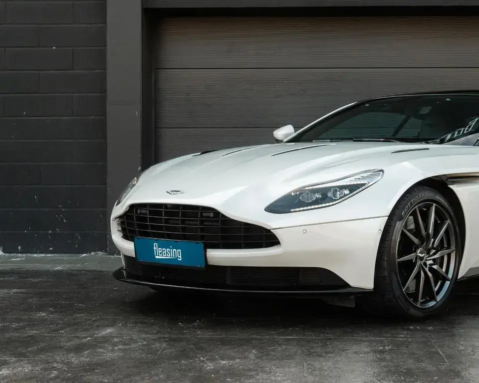 Main__Slider__Photo:Aston Martin DB11 5.2 V12 Coupé*FIRST EDITION*AMR KIT 12/2016-1