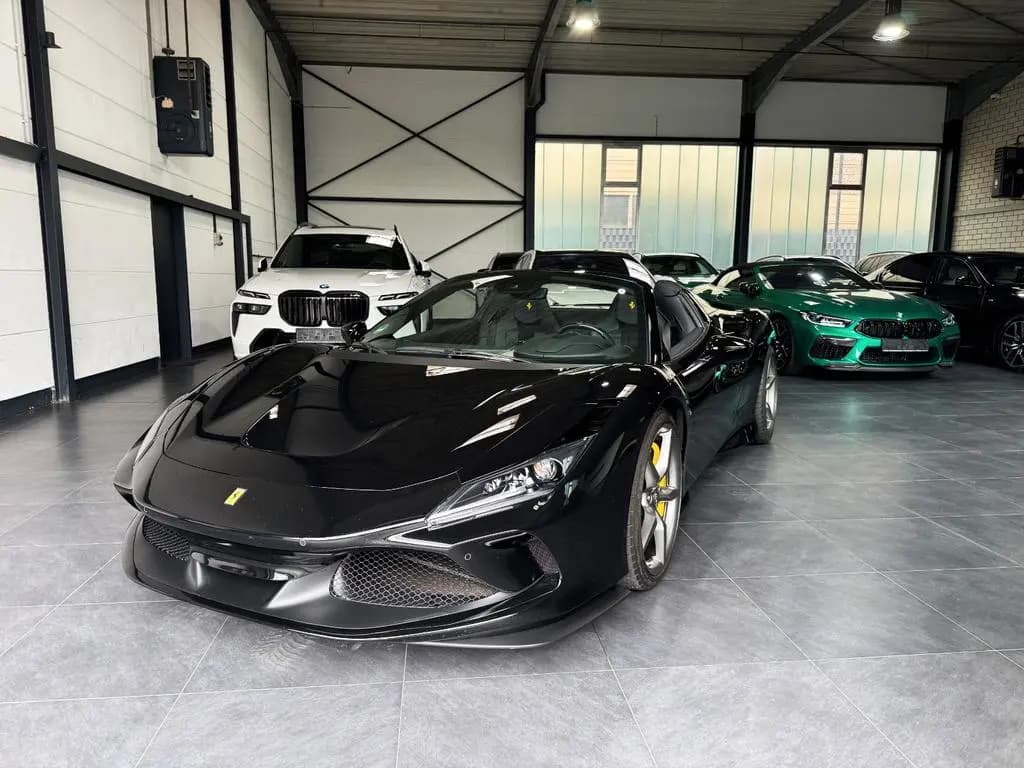 Main__Slider__Photo:Ferrari F8 Spider Racingsitz/Carbon/Lift-System/Alcantar 07/2021-0