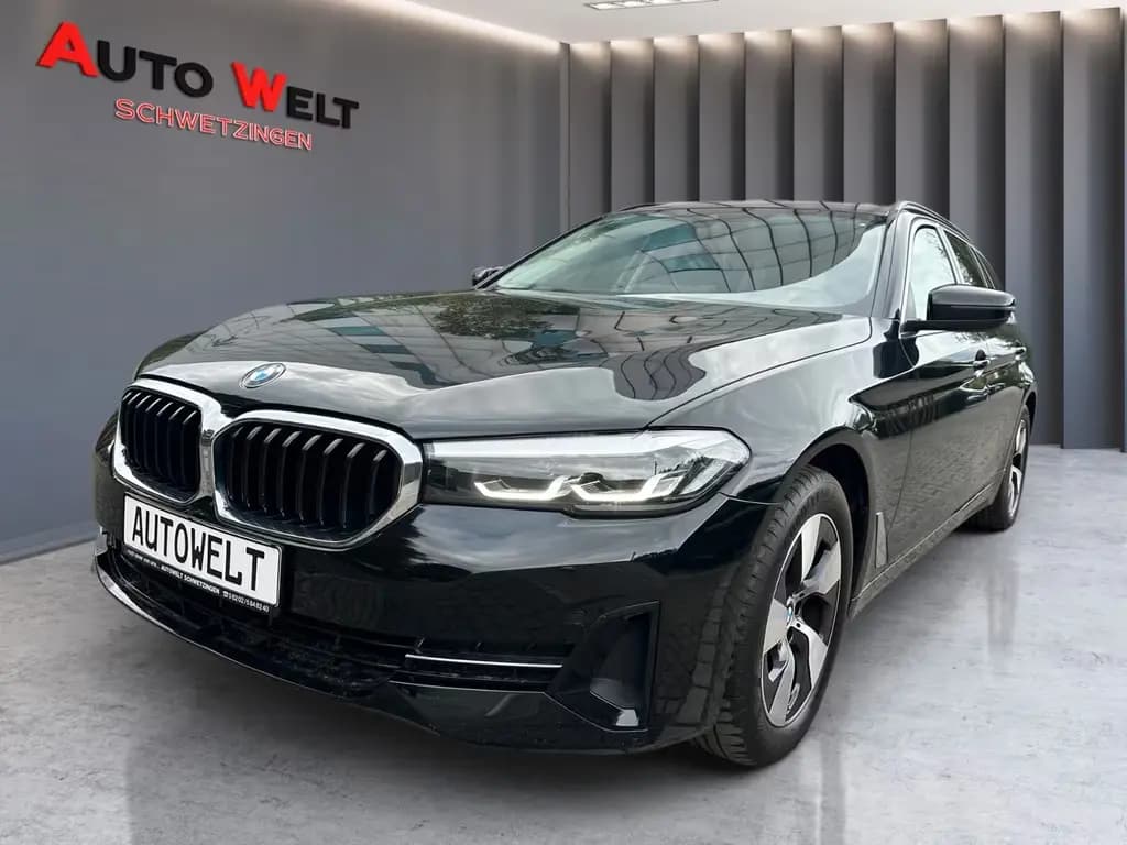 Main__Slider__Photo:BMW 520 d xDrive 1.Hand/Virtuell/LED/Kamera/AHK/PDC 03/2021-0