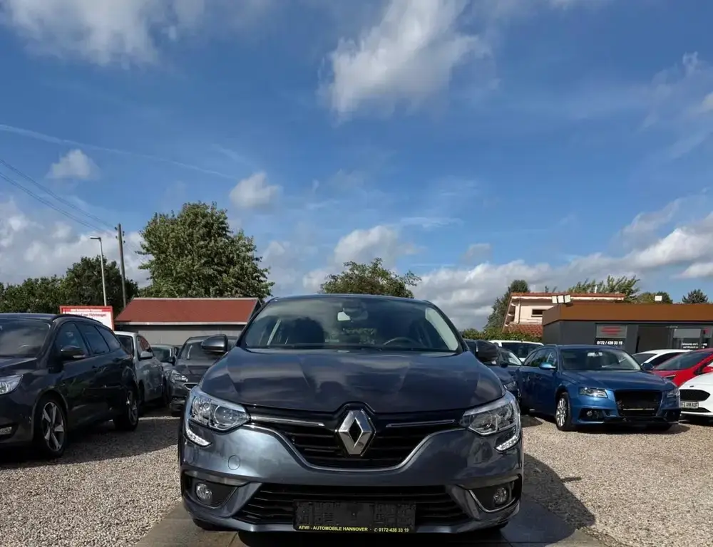 Main__Slider__Photo:Renault Megane IV Experience Sportsitze Sport Lenkrad 12/2016-1