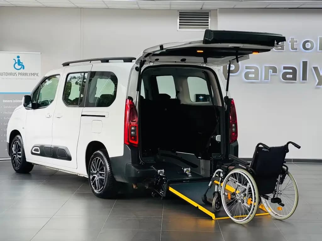 Main__Slider__Photo:Citroën Berlingo Feel XL Behindertengerecht-Rampe 10/2019-0